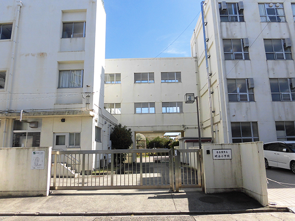 明治小学校 画像
