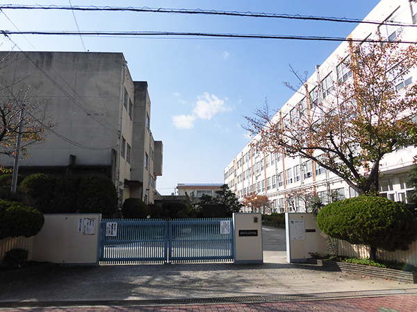 浦里小学校 画像