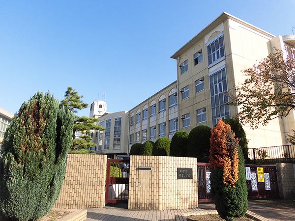 徳重小学校 画像
