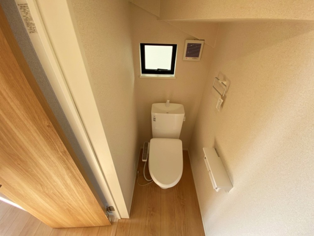 トイレは1階と2階にございます！