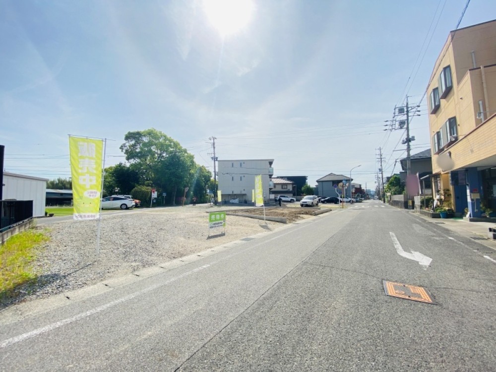 2方道路のため、日当たり良好◎