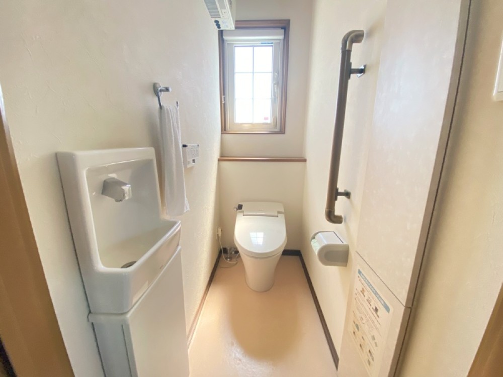 トイレは手洗い場付き！