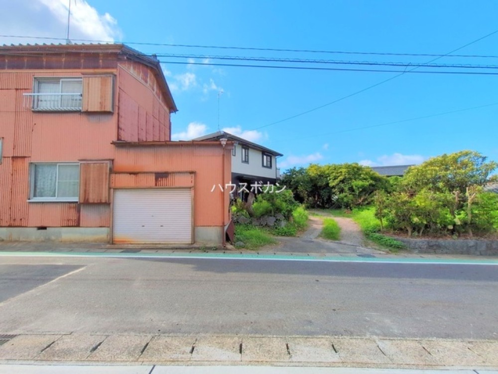 小学校・スーパー徒歩5分圏内！