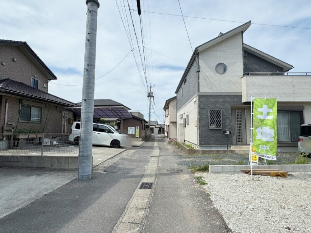 落ち着いた雰囲気の閑静な住宅街です。