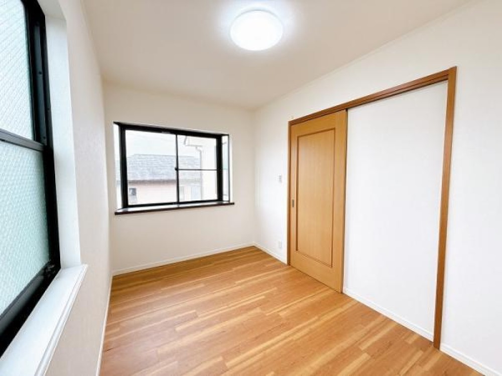 ２階北東側洋室