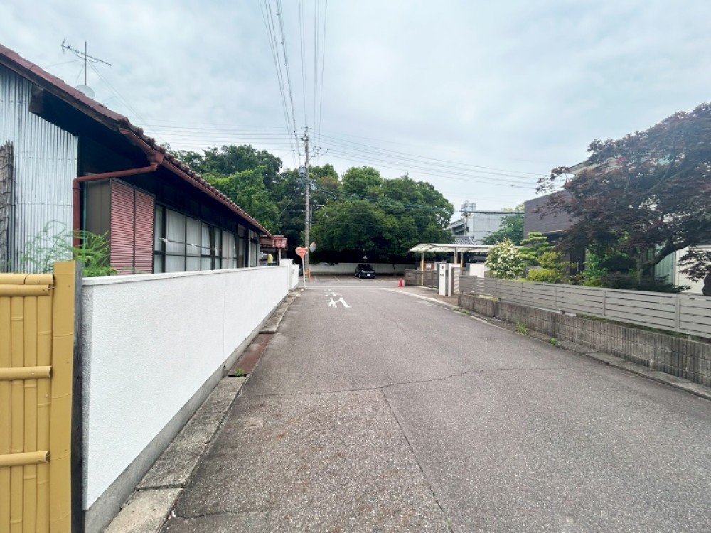 落ち着いた雰囲気の閑静な住宅街です。
