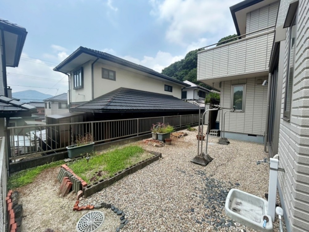 BBQやガーデニングを楽しめるお庭付き♪