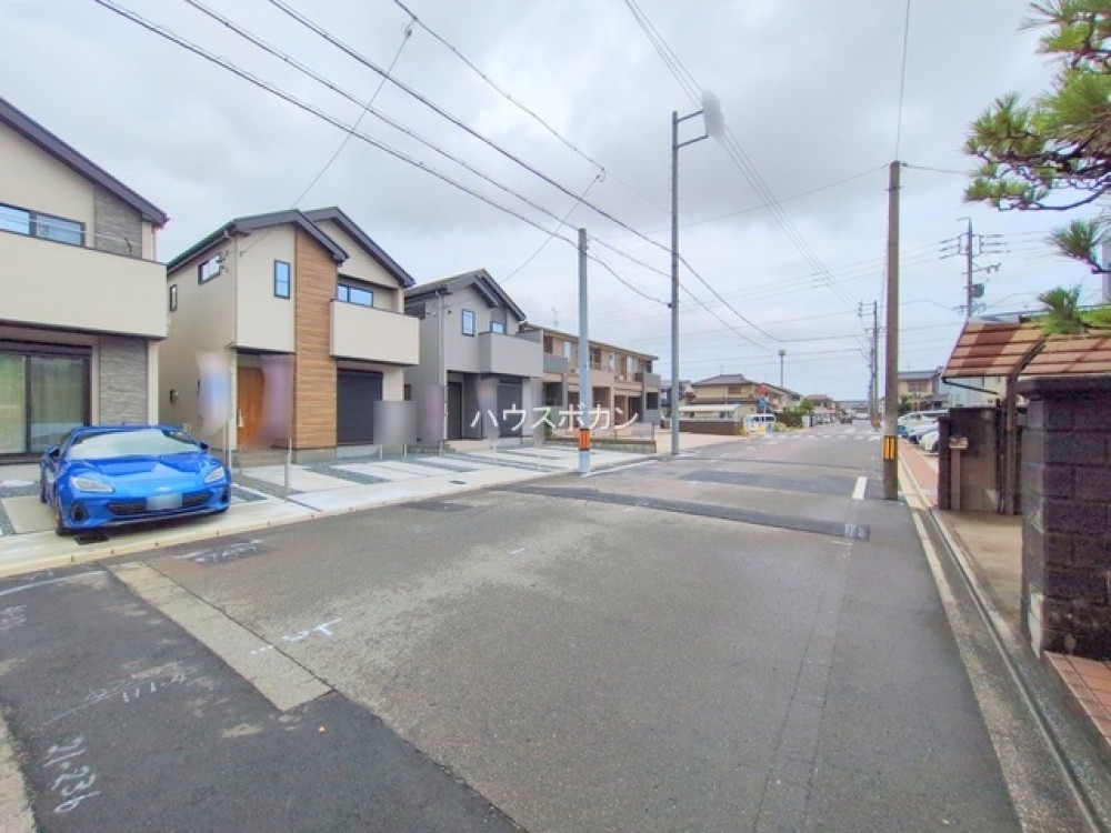 前面道路広々！