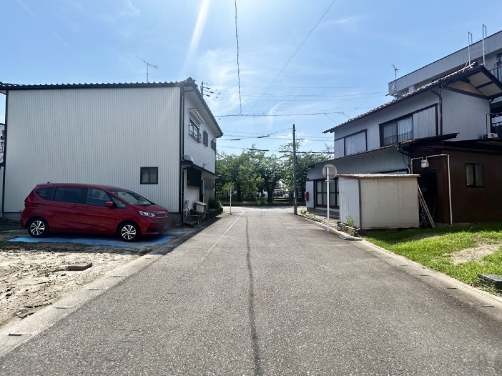 前面道路約6.0m！
