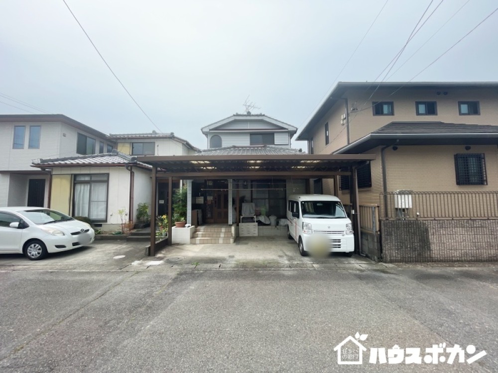 カーポート２台付！