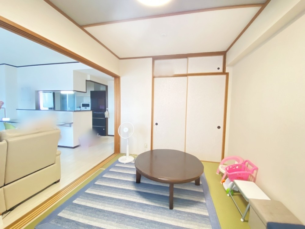 リビング併設の和室です。