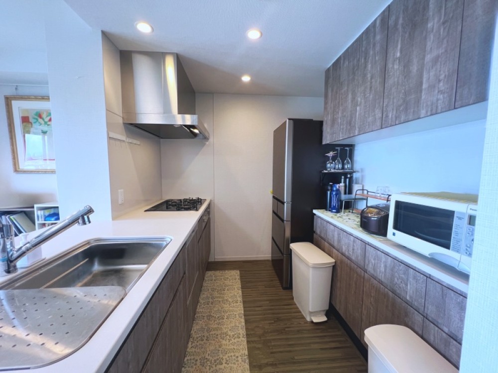 リビングダイニングを一望できる対面キッチン♪