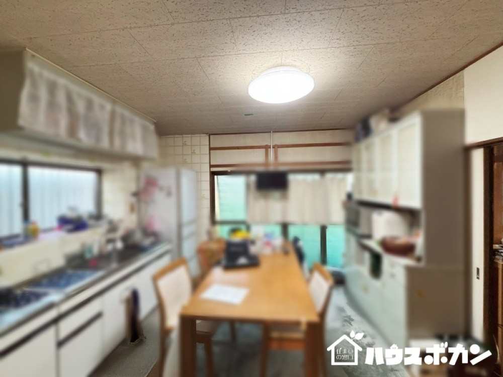 日当たり良好のDK。明るい食卓で家族団らんを。