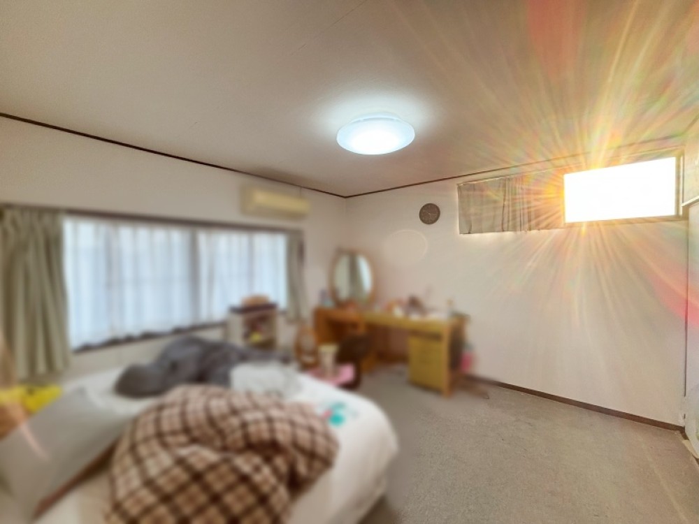 魅力の2面採光。明るい陽の光を感じられます。