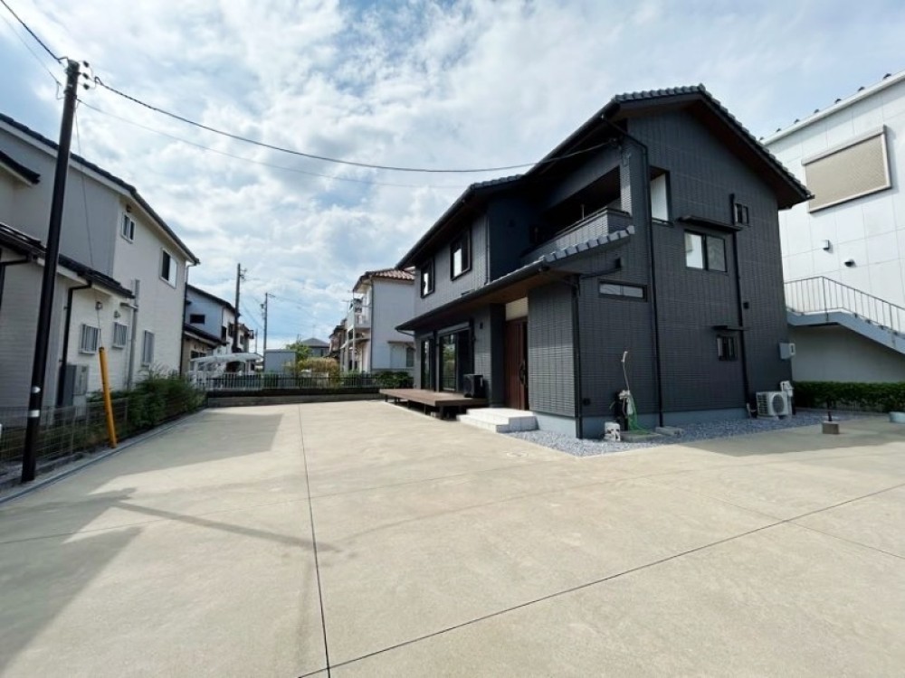 前面道路約12m。
