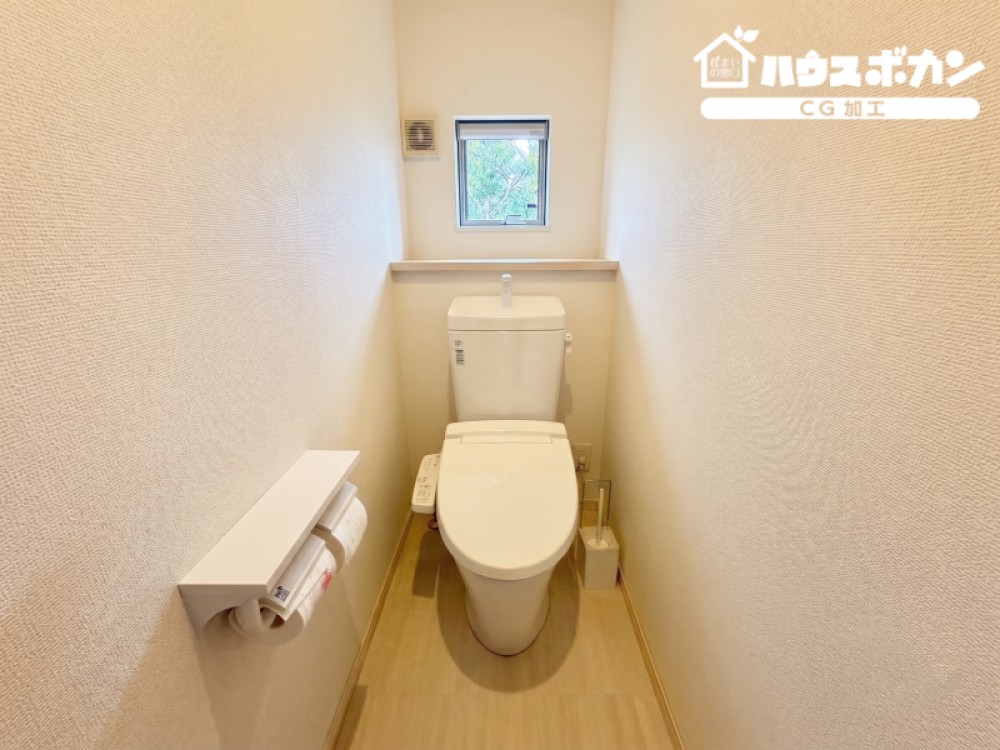 清潔感のあるすっきりとしたトイレ空間。