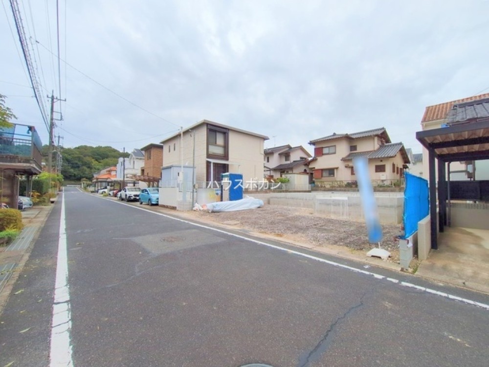 最寄りのバス停まで徒歩約3分！