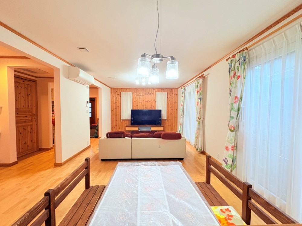 ゆったりとしたLDKはインテリアも愉しめます