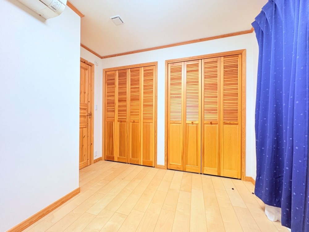 ウォークインクローゼットを完備。