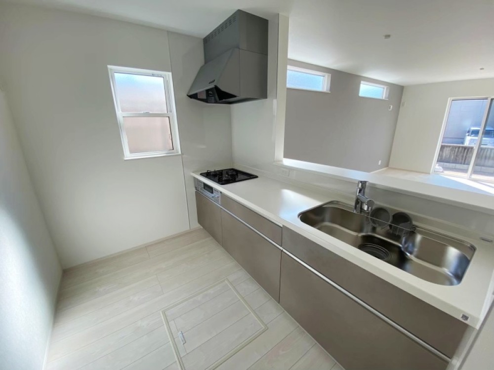 家族との会話を楽しめる対面キッチン♪