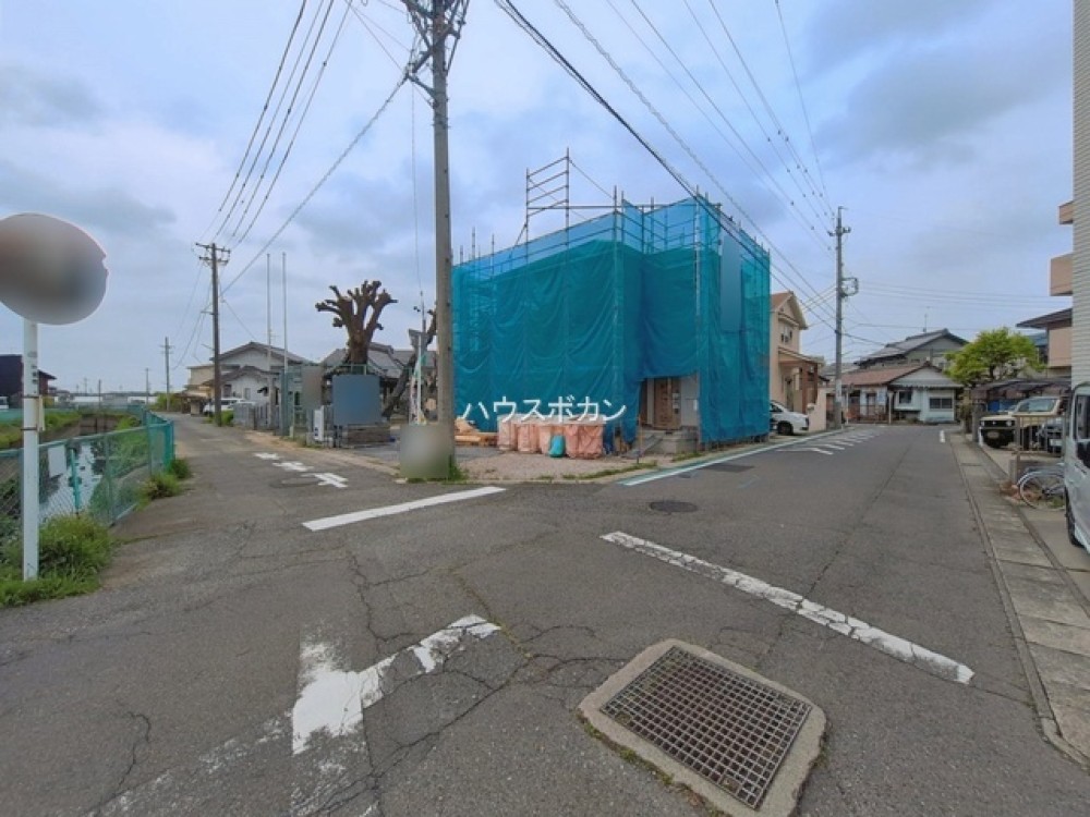 リビングと続き間の洋室完備！