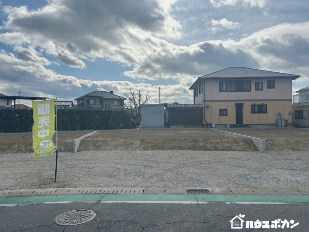 ゆとりある敷地で駐車3台計画も可能！