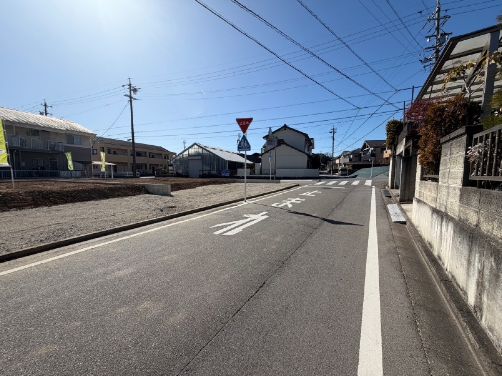 間口約8m！駐車も楽々！