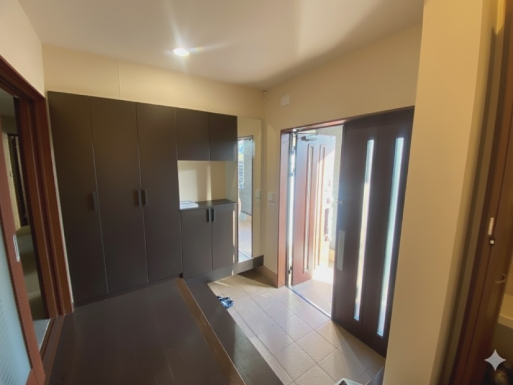 広々とした贅沢な玄関です。※CG加工済み