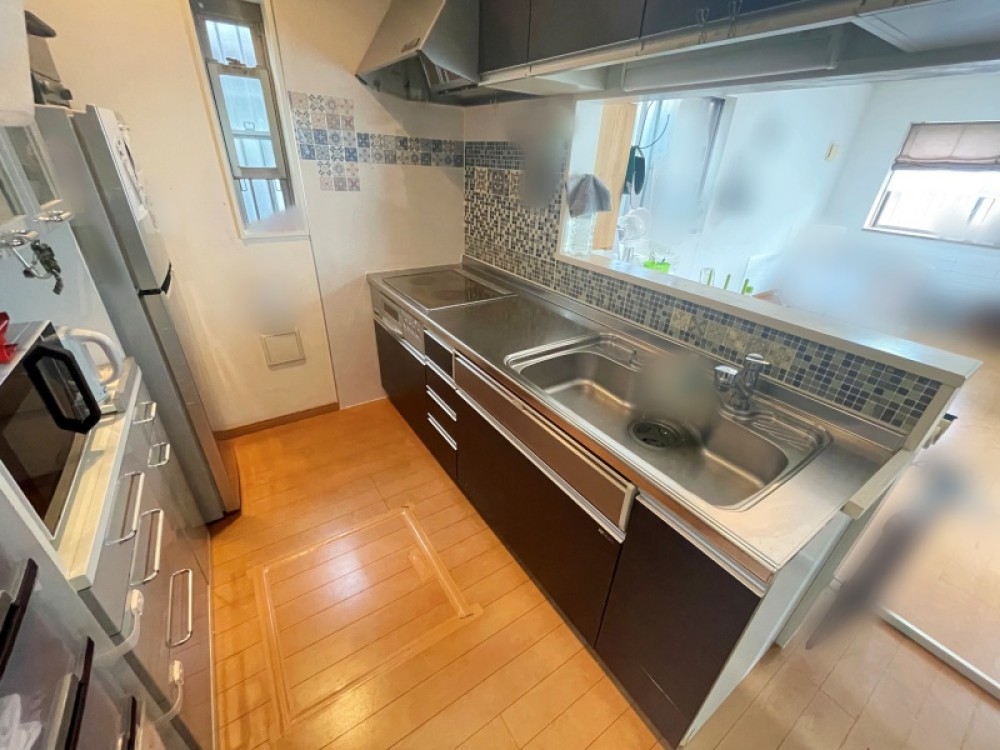 お手入れのしやすいIHヒーター。