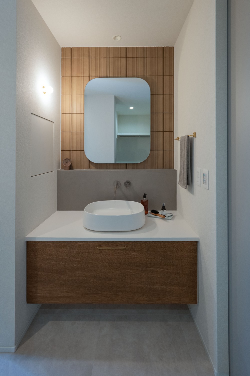 ホテルライクな洗面ドレッサー。