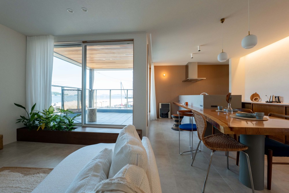 光がやさしく入る居心地のよい空間です。