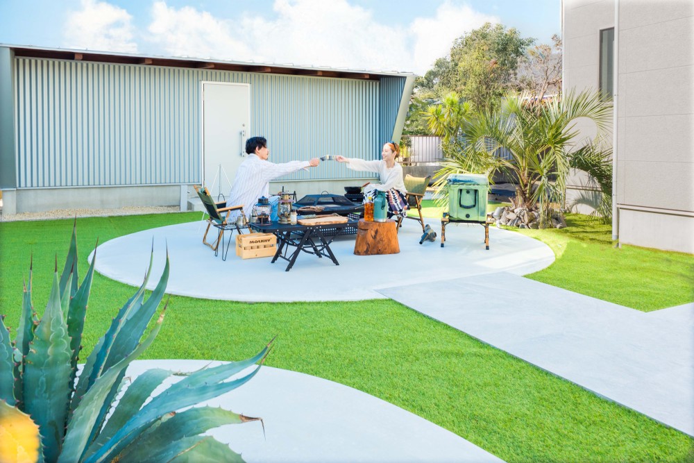 広々としたお庭ではBBQも楽しめます。