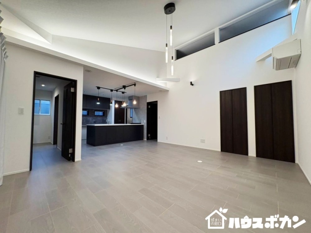 2LDK＋書斎＋小屋裏収納！