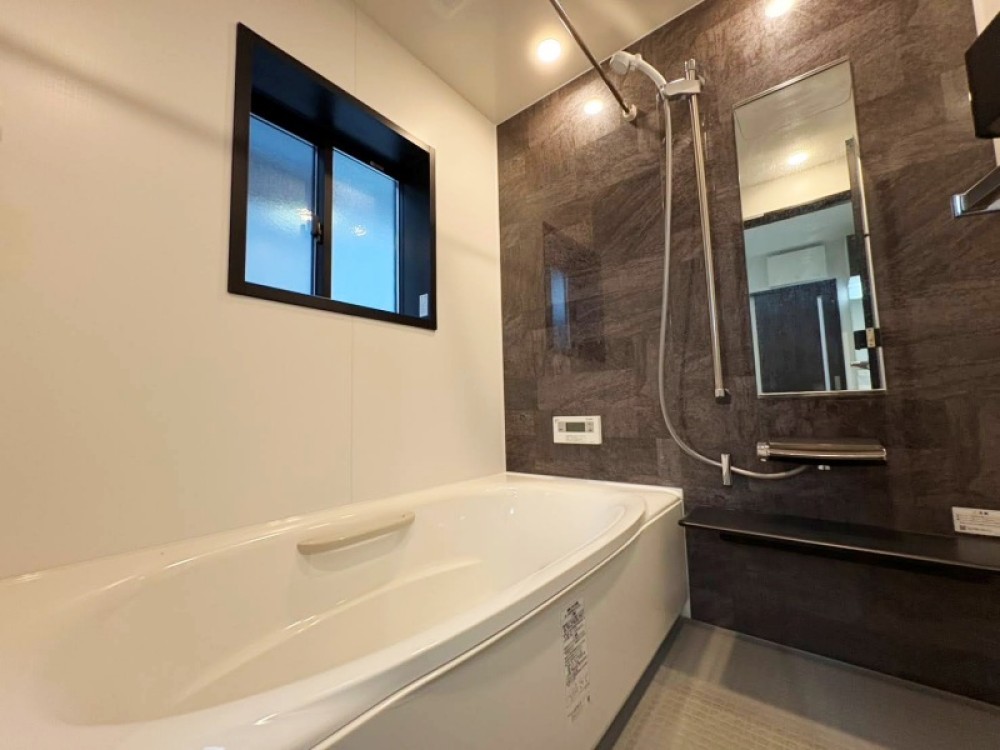 デザイン性の高いバスルーム。