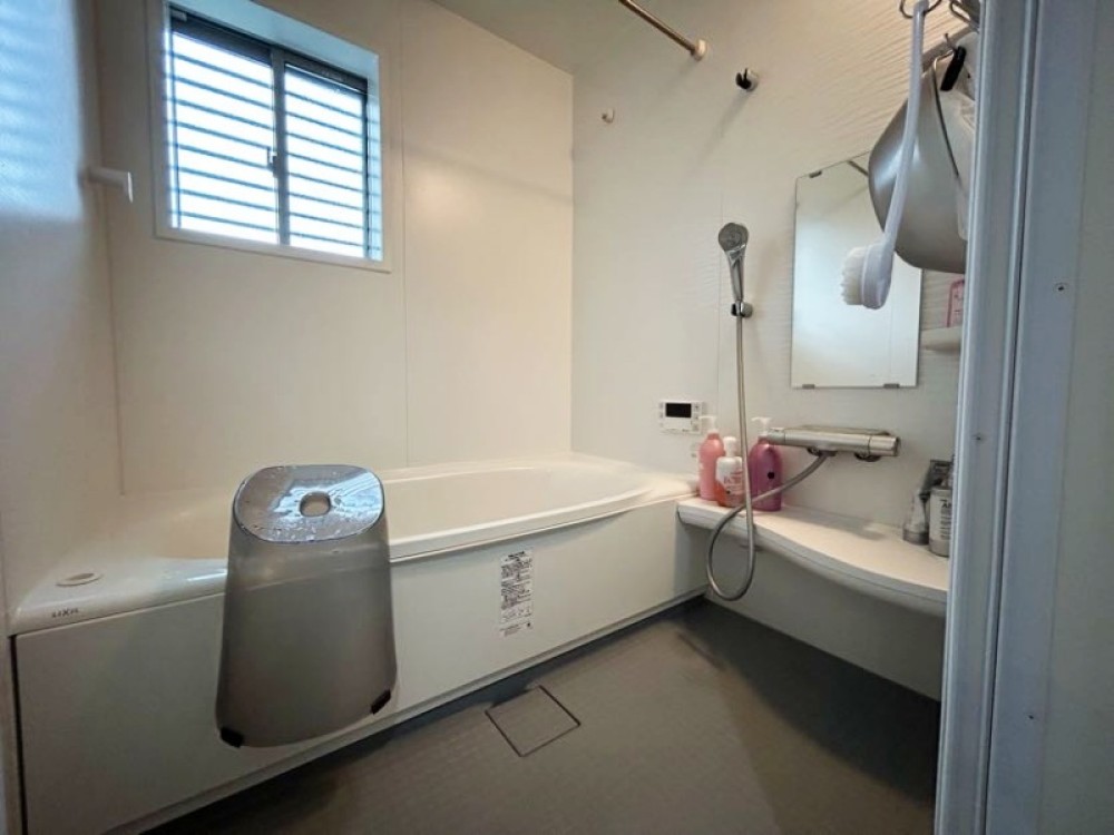 バスルームもゆったりくつろげる広さです。