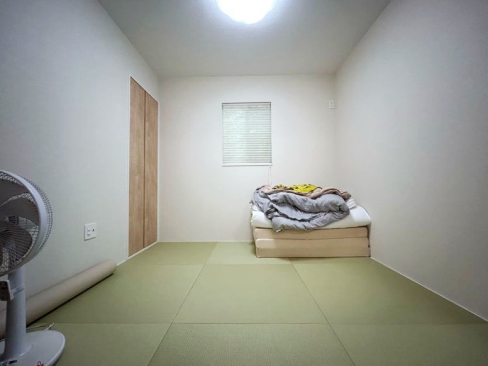 キッズコーナーや洗濯物を畳むスペースに最適♪