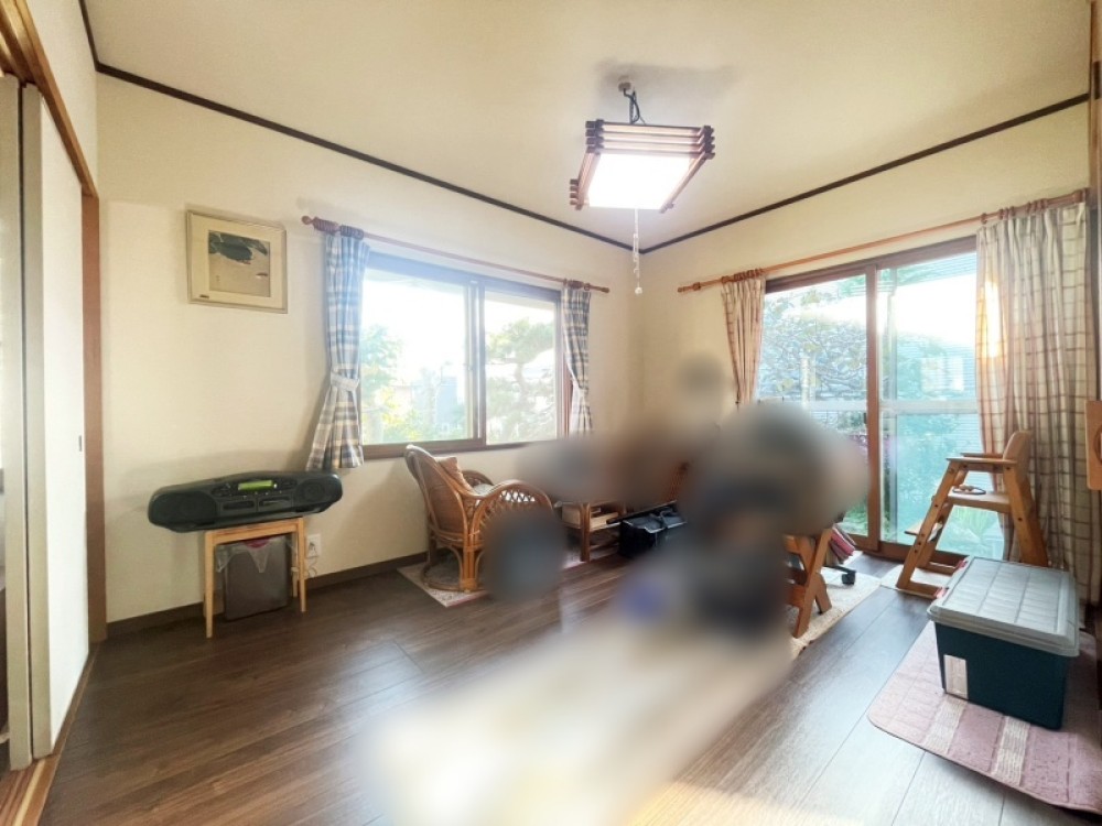 明るく広々とした洋室です。