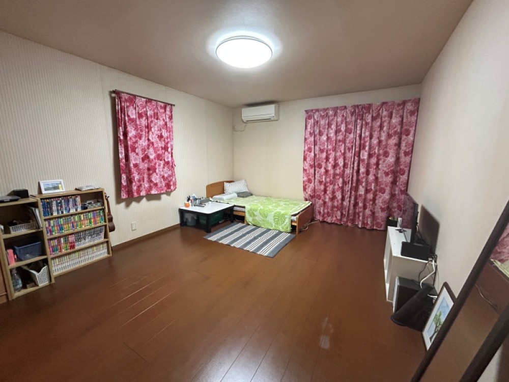 主寝室としてもお使いいただける広々とした洋室です。