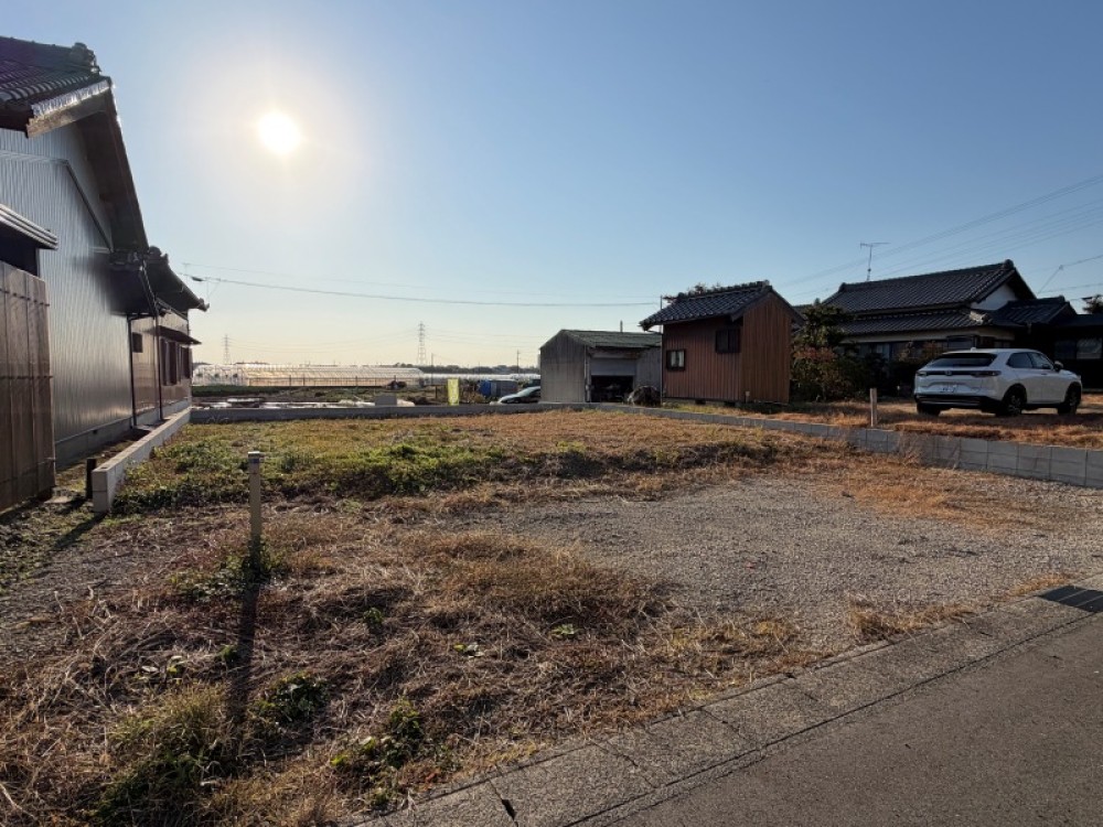 駐車3台可能で間口ゆったりのため駐車ラクラク！