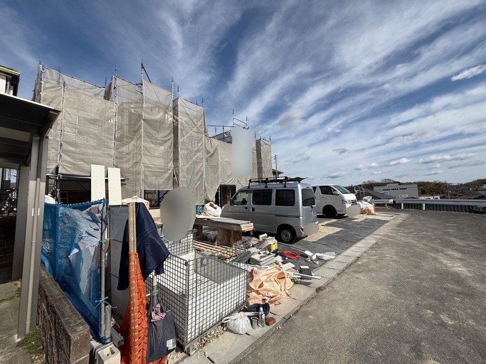 最寄りのバス停まで徒歩約5分