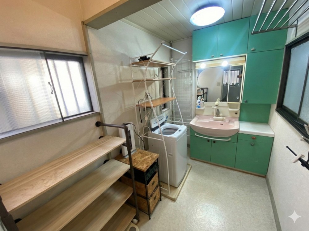 ※広々とした脱衣スペース。※CG加工済