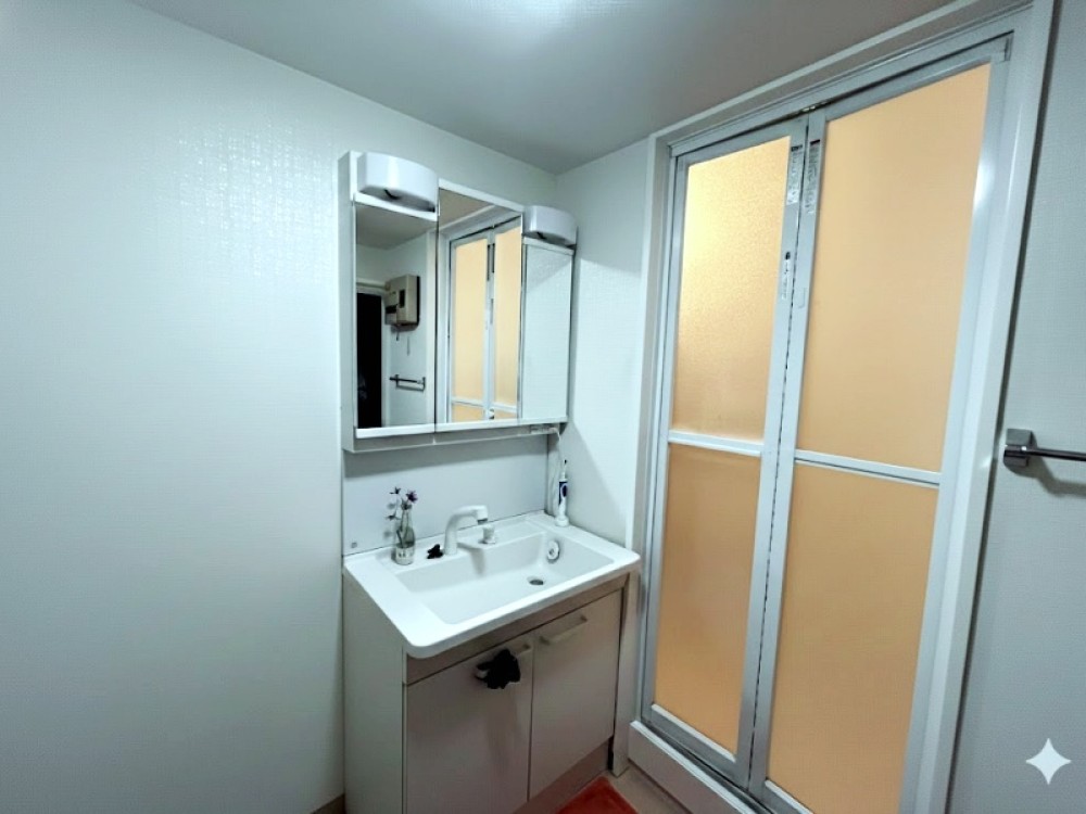 コンパクトで使いやすい洗面所です！