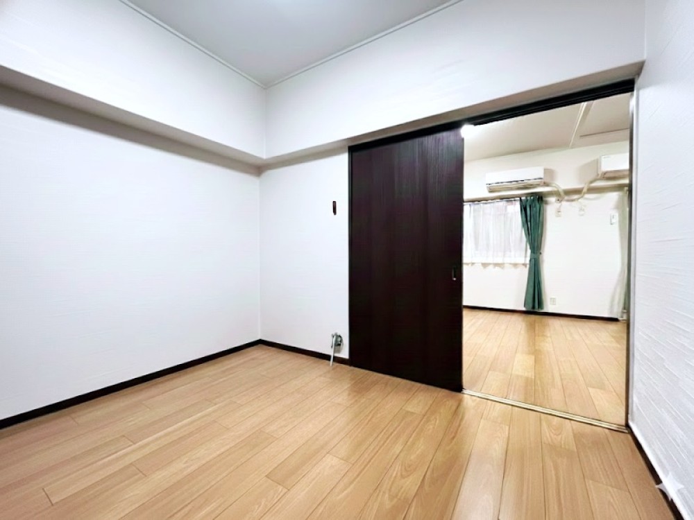 シンプルデザインの内装です。