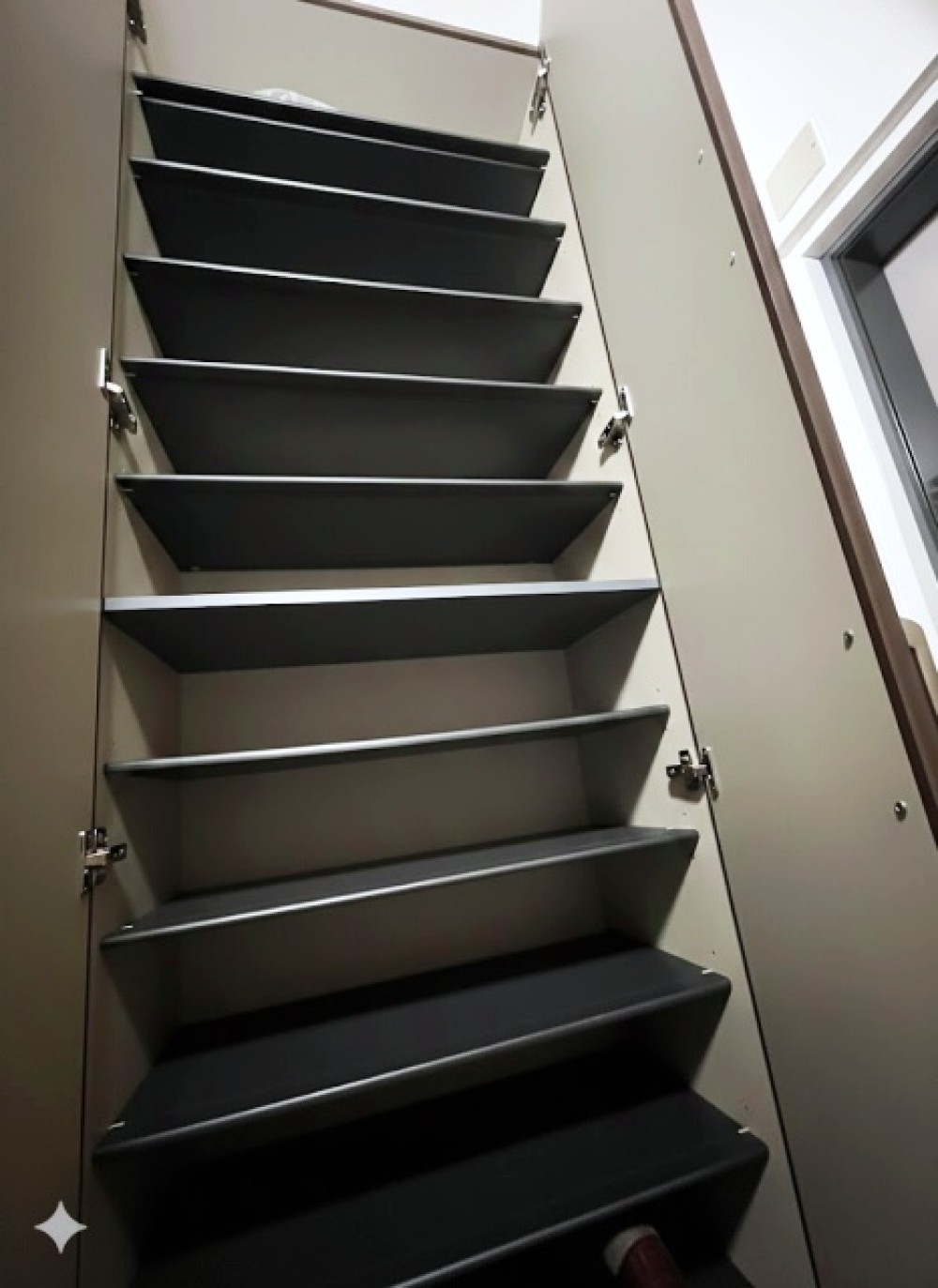 いつでもスッキリと片付く玄関です。