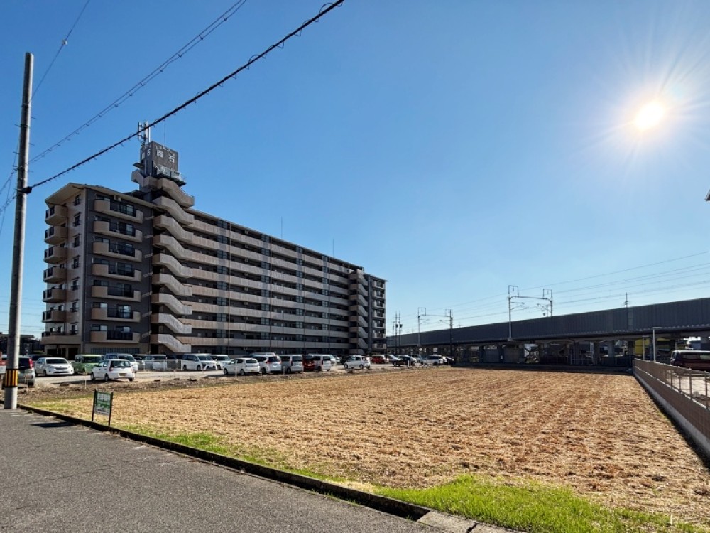 スーパー多数で周辺施設充実♪