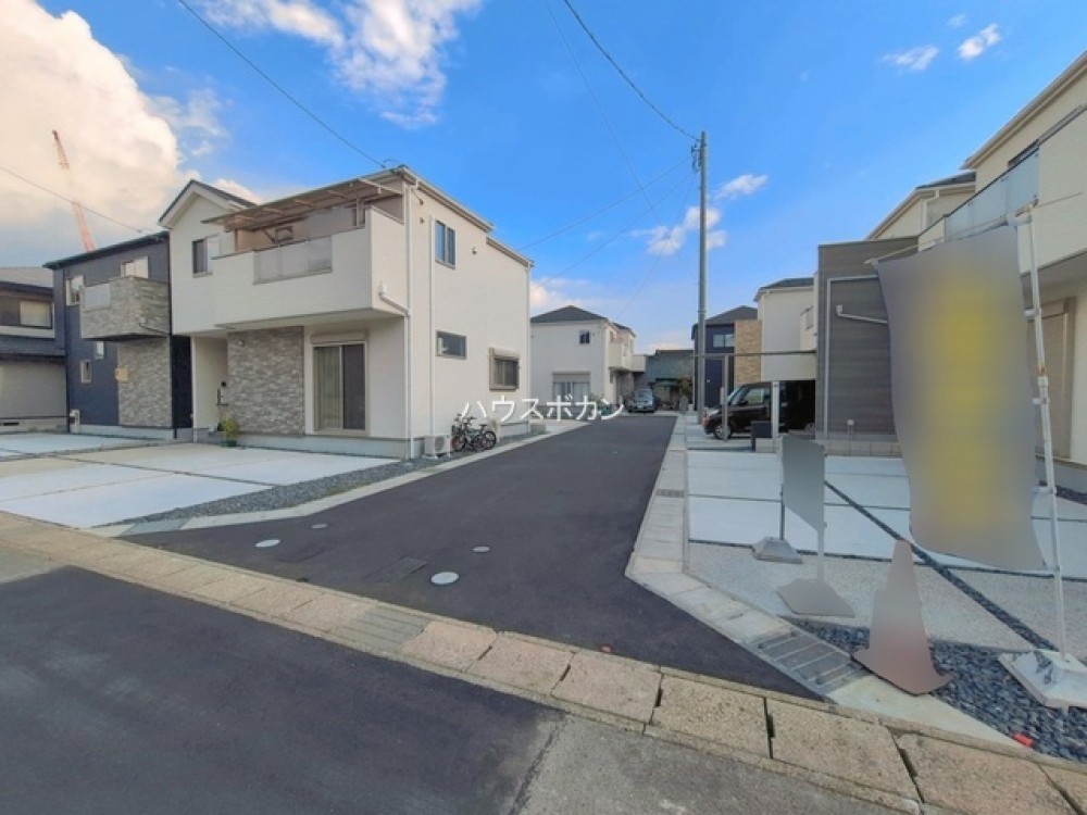 閑静な住宅街に整備された分譲地です。