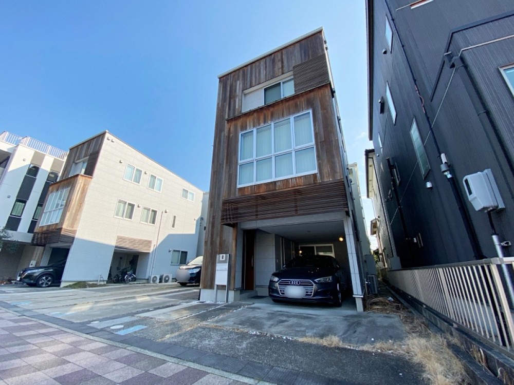 実用性とデザイン性のバランスが取れた住まいです。