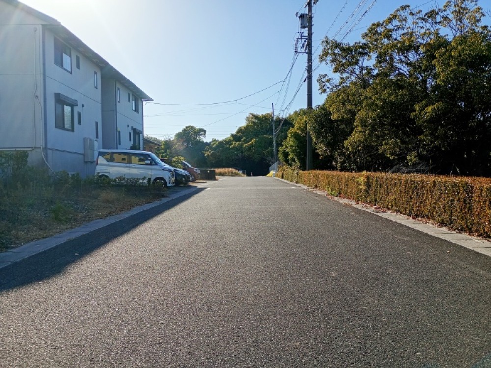 前面道路約6mため駐車が快適です♪