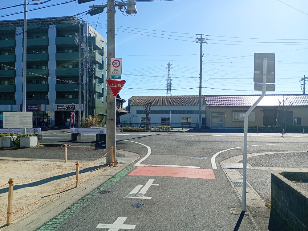 南面道路接面につき陽当たり良好♪