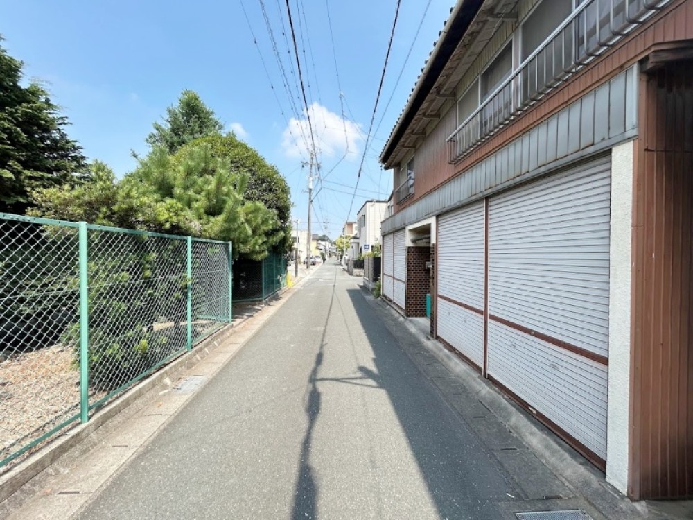 間口約１０m以上！駐車も楽々！